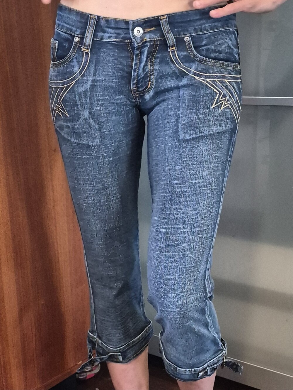 Embroidered Dark Wash Capri Jeans